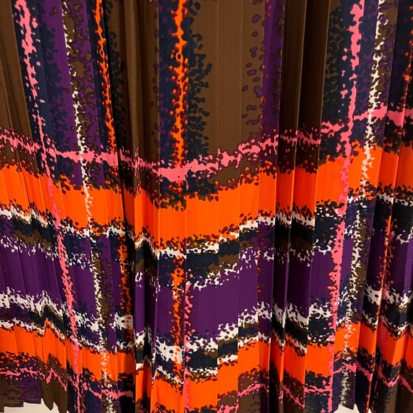 Knife pleat below knee skirt. J. Crew. Size 6. Dramatic colorways. Fully Lined. - Picture 3 of 3